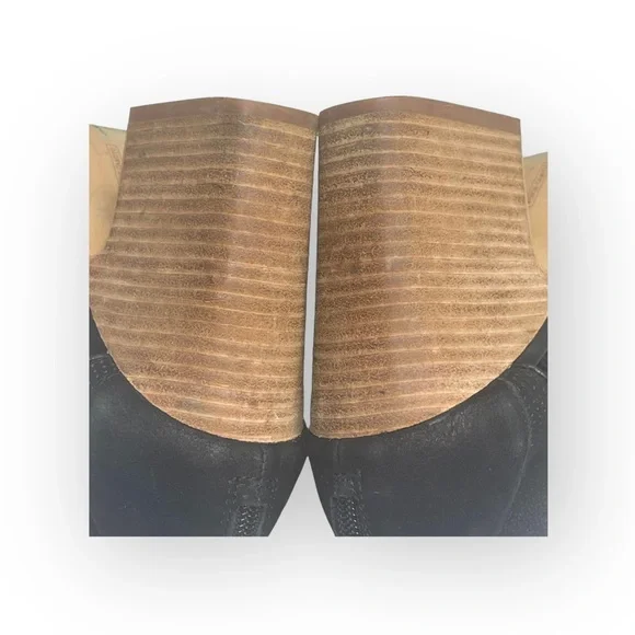 Vince Camuto 𖦹 Bevina Perforated Leather Cut Out Peep Toe Booties 𖦹 Black 8.5M - Picture 14 of 16